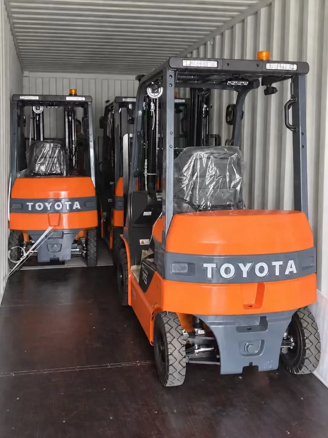 MULTI-UNIT LOADING, Multiple units arranged inside the container.