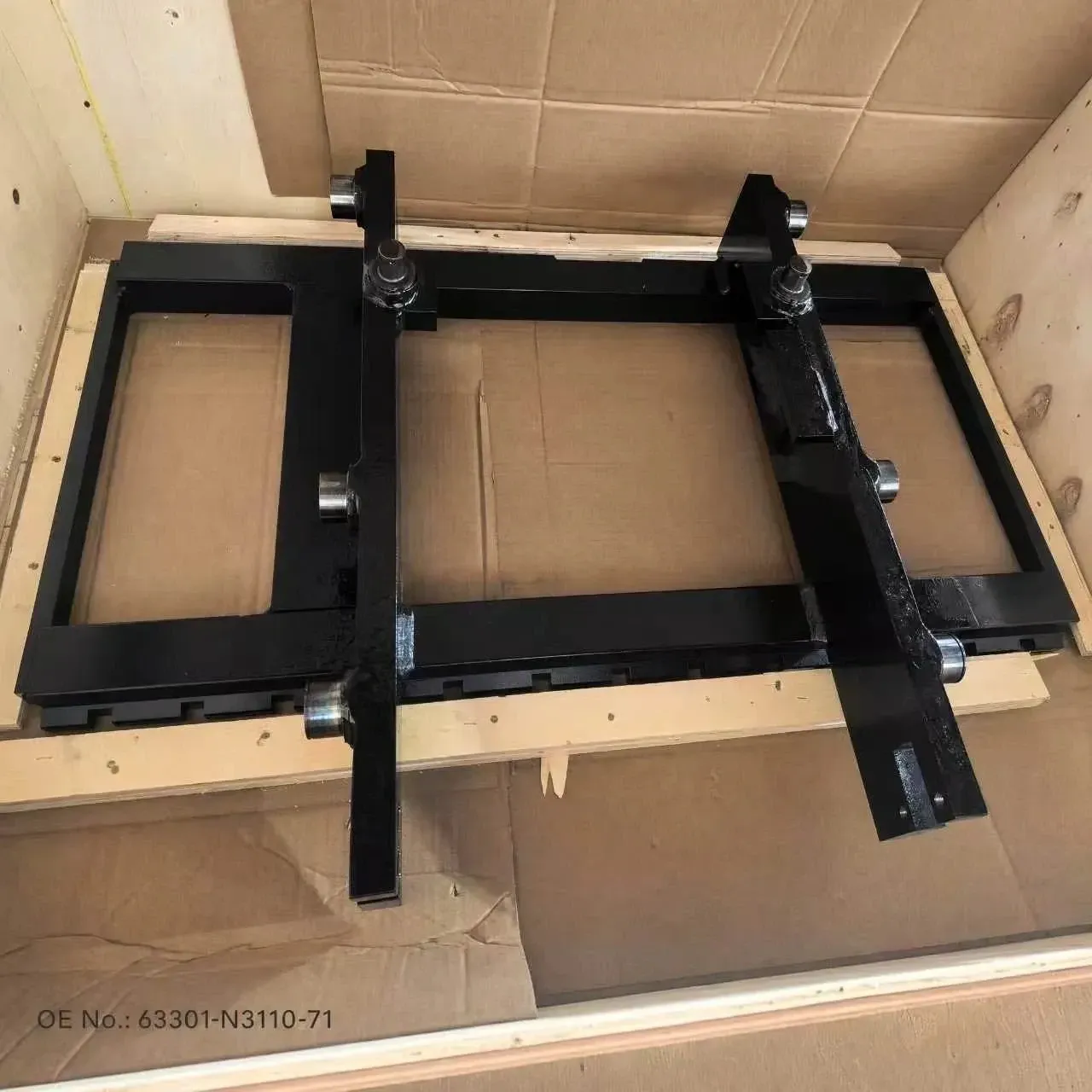 Toyota Кронштейн подъёмного механизма в сборе, OE 63301-N3110-71