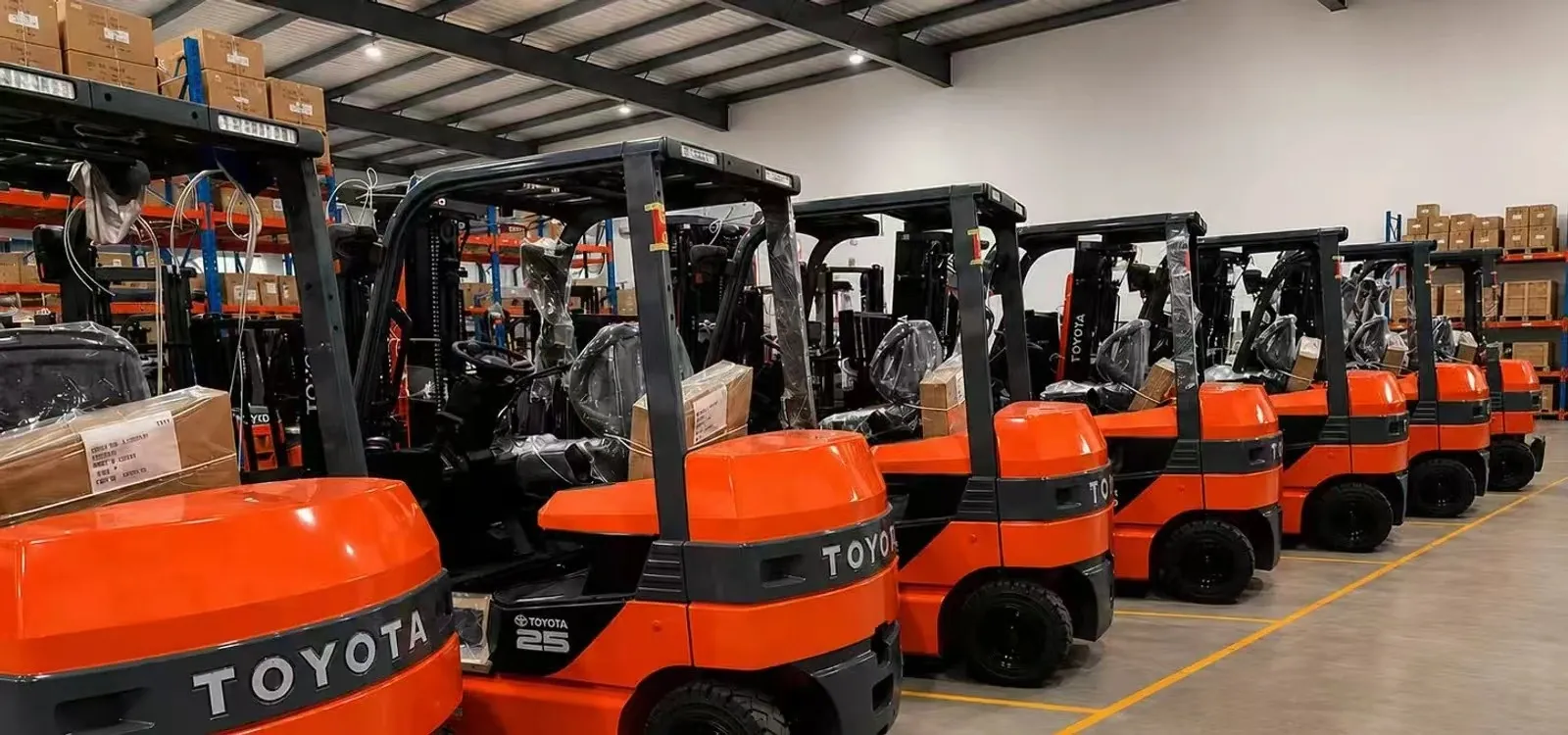 New Forklifts and Genuine Forklift Parts for Overseas Buyers — We supply new diesel and electric forklifts and genuine forklift parts, with configuration review, OE number matching, and export coordination.