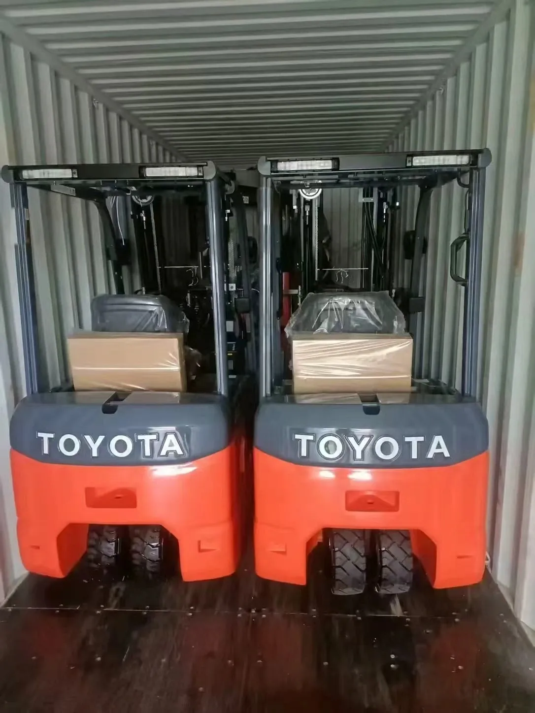 MIXED CARGO, Equipment and parts consolidated.